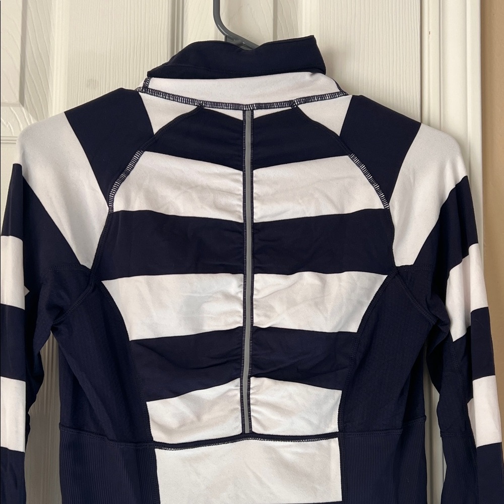 Lululemon RUN: Switch Back 1/2 Zip - Picture 8 of 8